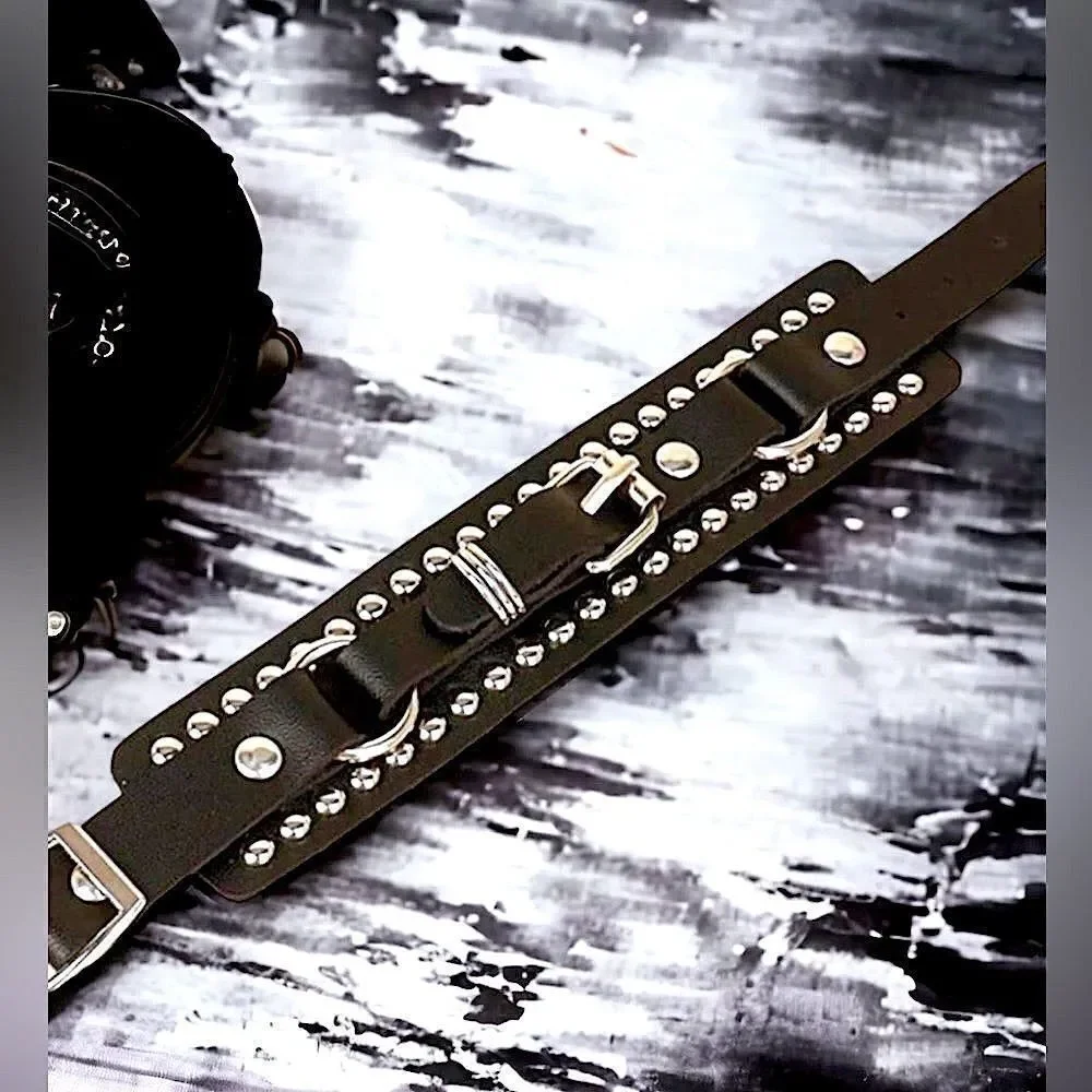 Leather Buckle Bracelet l Grunge l Trend l Rock l Black or White l New